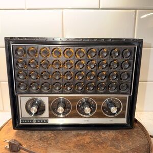 Vintage General Electric Black and Gold Tubed Radio - Retro Turn Knob Design